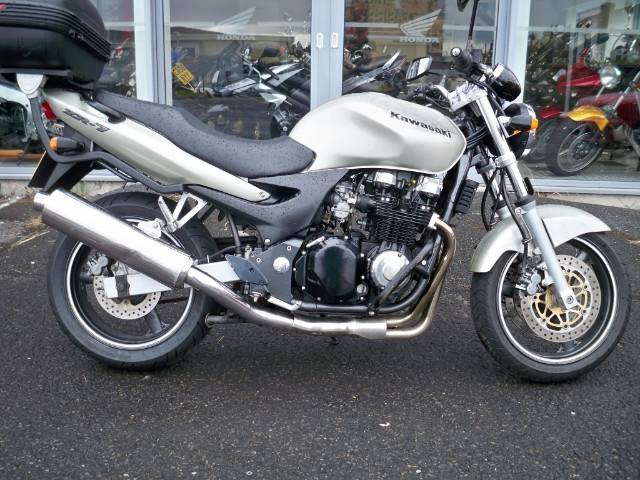 2001 Y reg KAWASAKI ZR 750