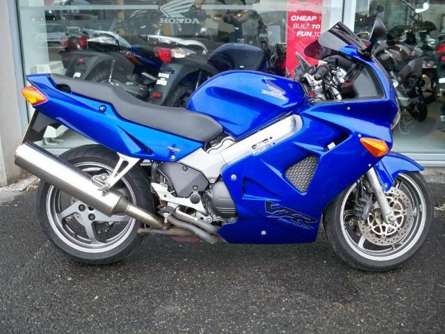 2001 Y reg HONDA VFR 800