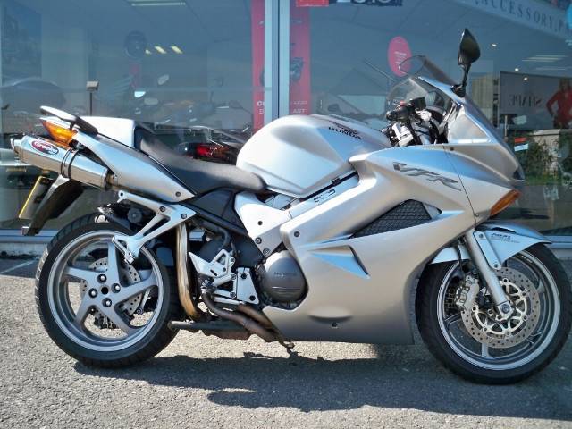 2004 54 reg HONDA VFR 800