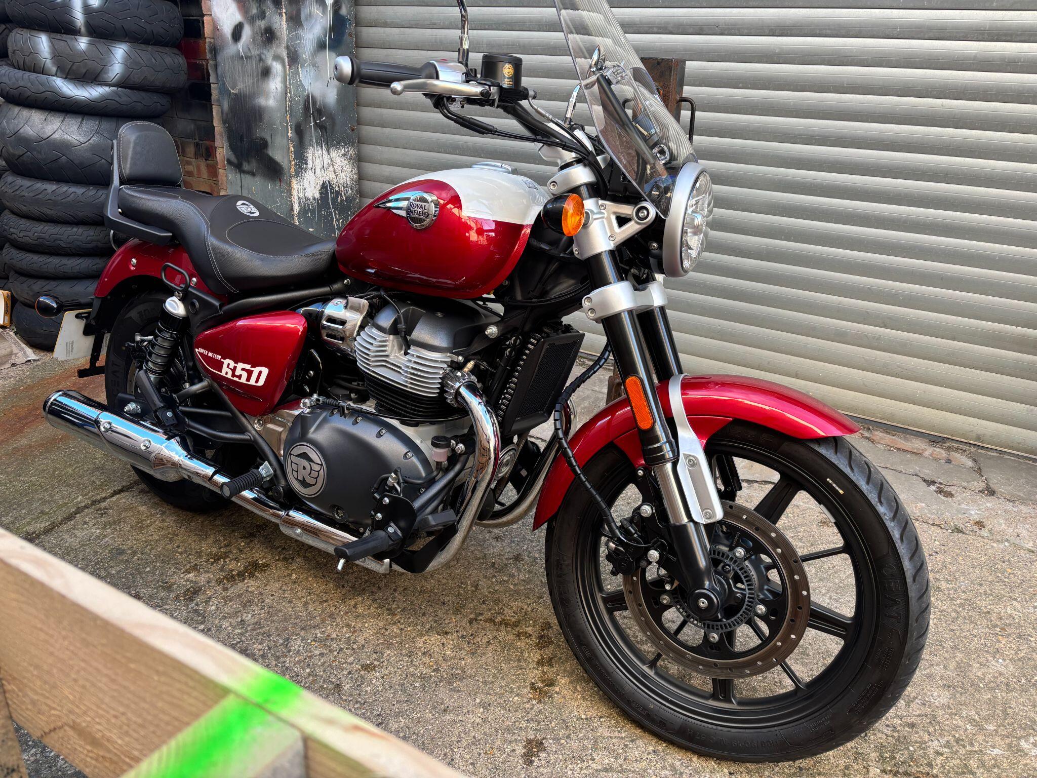 2025 Royal Enfield Super Meteor 650