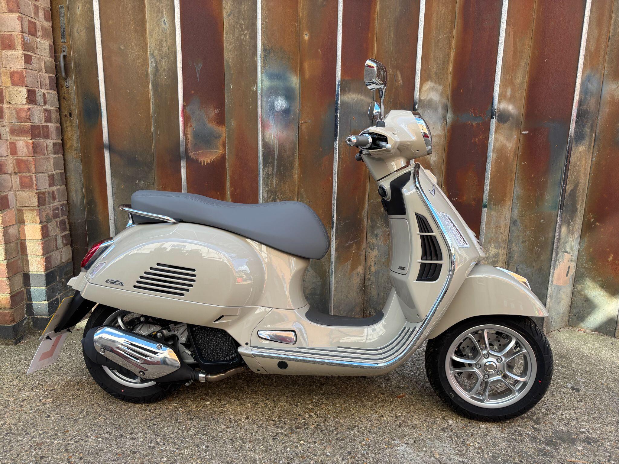 2026 Piaggio Vespa GTS 125