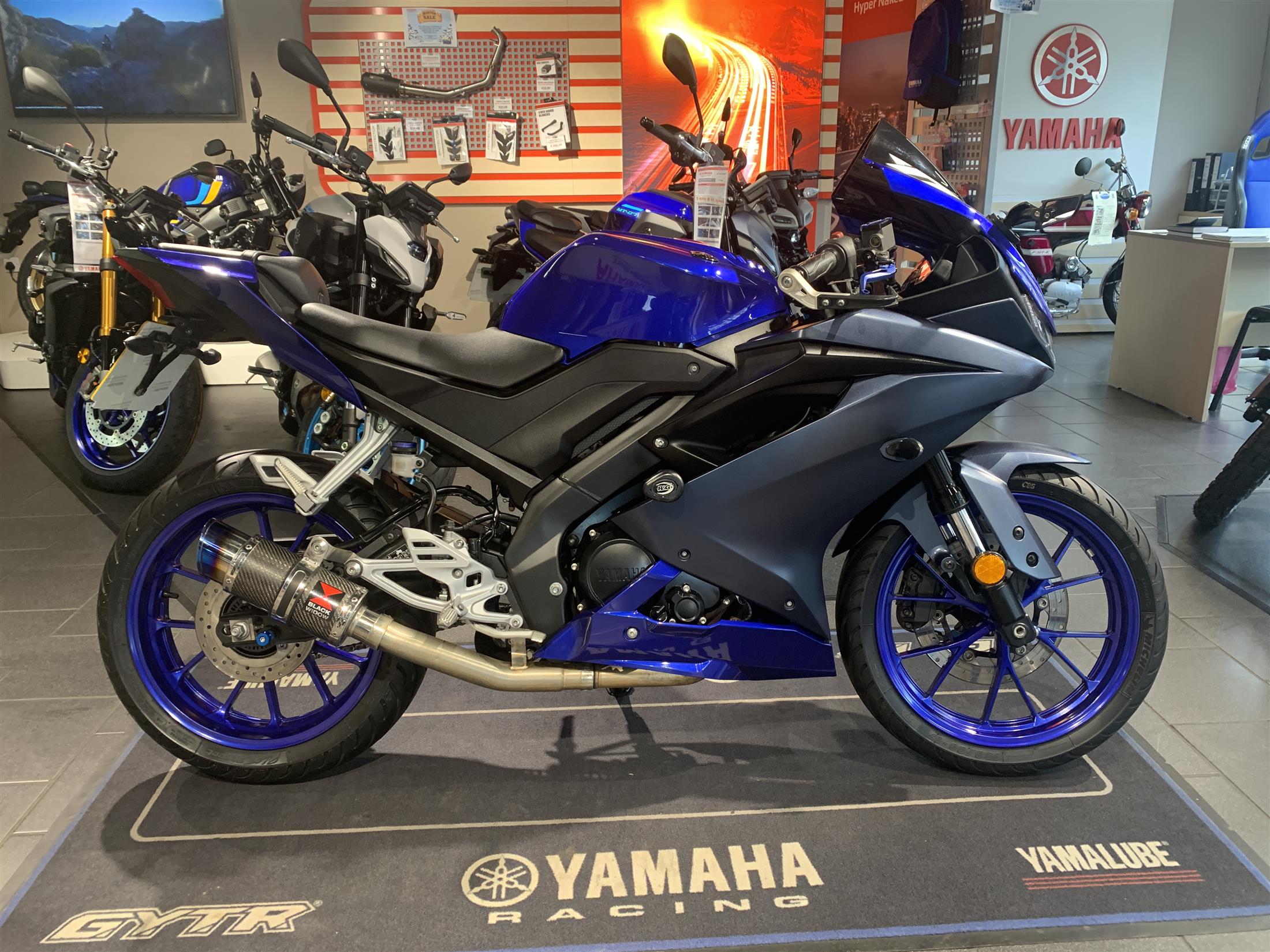 2022 Yamaha R-125, 1 Owner, F.S.H,Black Widow can, Tail tidy, Just serviced